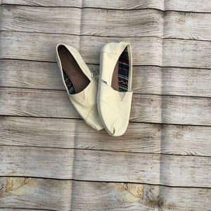 Toms NWT